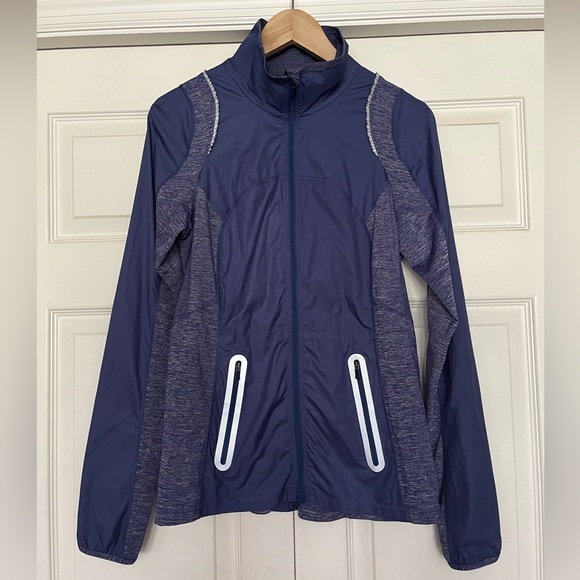 {Lululemon} Run: Featherweight Hybrid Jacket in Royalty - Women's 6 - Picture 1 of 10